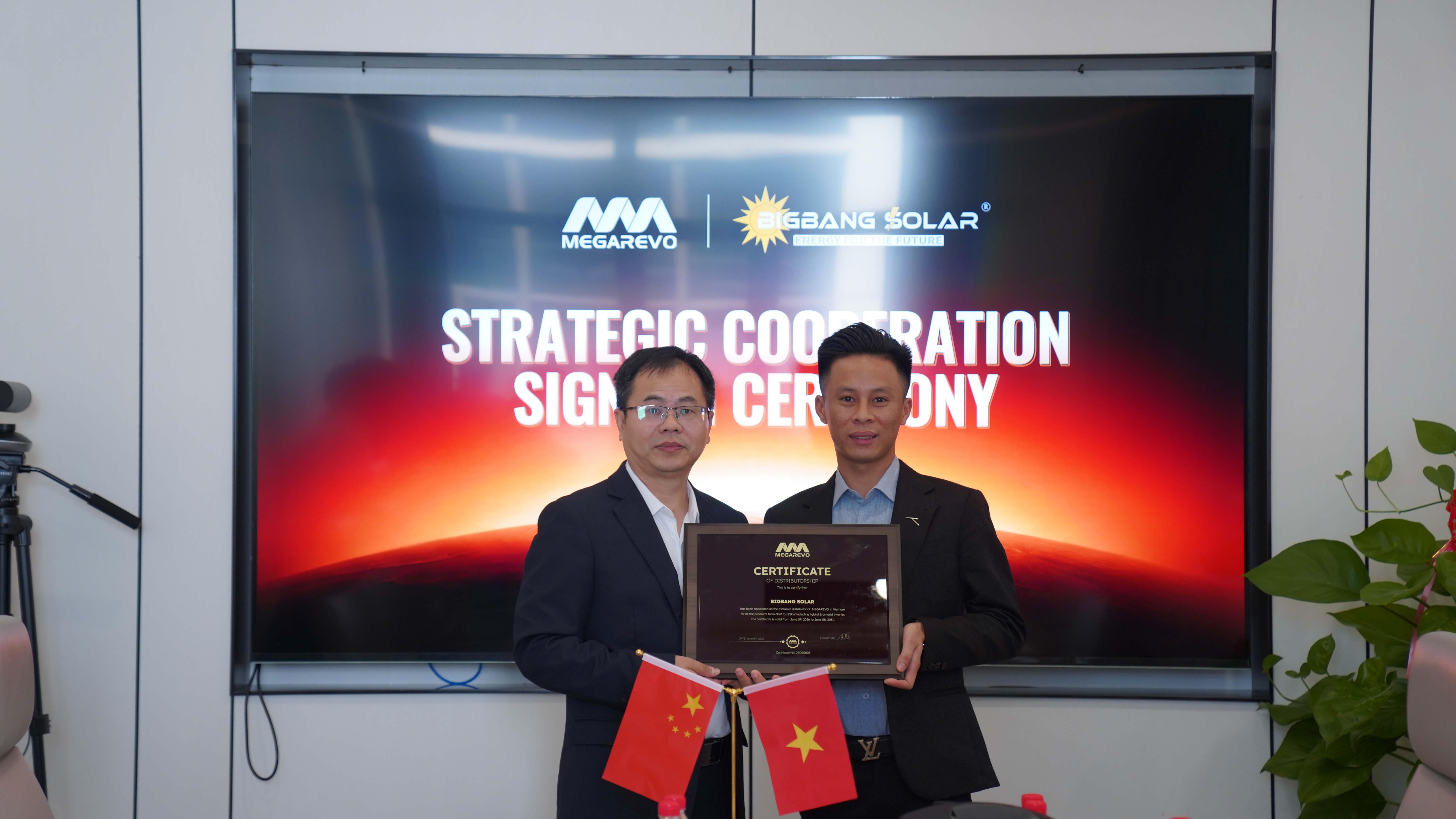 BIGBANG SOLAR CHÍNH THỨC TRỞ THÀNH NHÀ PHÂN PHỐI ĐỘC QUYỀN MEGAREVO TẠI VIỆT NAM GIAI ĐOẠN 2026–2031
